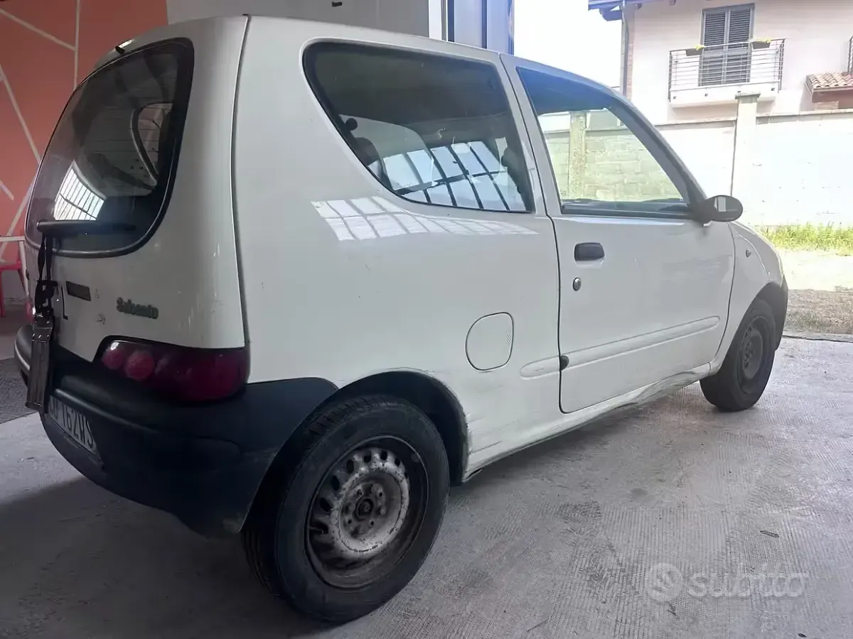 Usata Fiat 600 54 CV (39 kW) 2005 Bianco Utilitaria