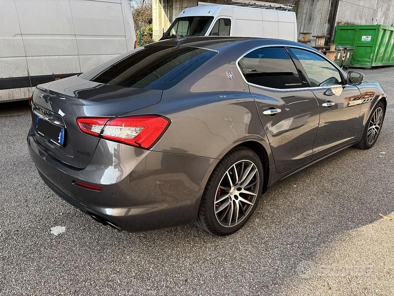 Usata Maserati Ghibli 250 CV (183 kW) 2018 Marrone Berlina