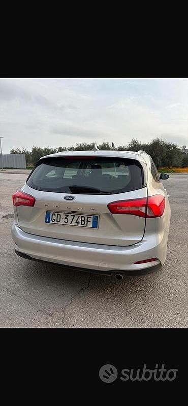 Usata Ford Focus 120 CV (88 kW) 2020 Grigio Station wagon
