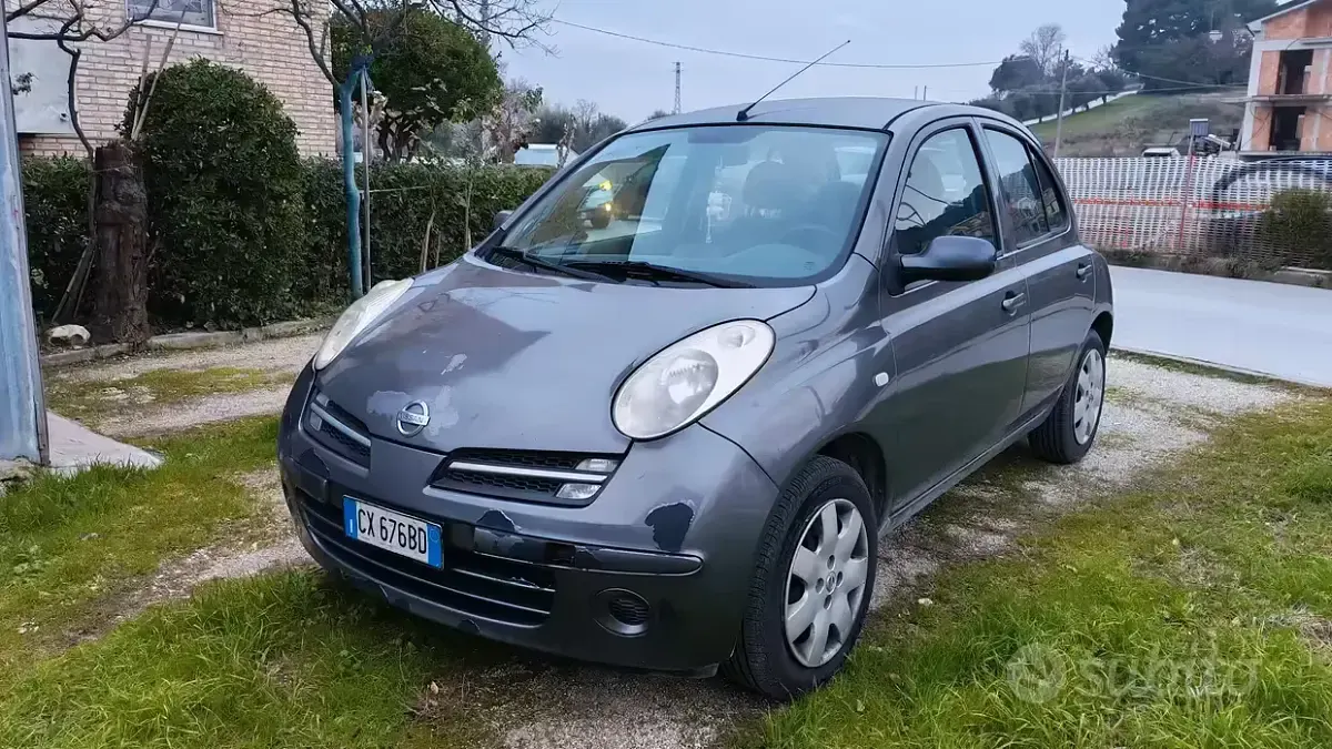 Usata Nissan Micra 65 CV (47 kW) 2005 Grigio Berlina