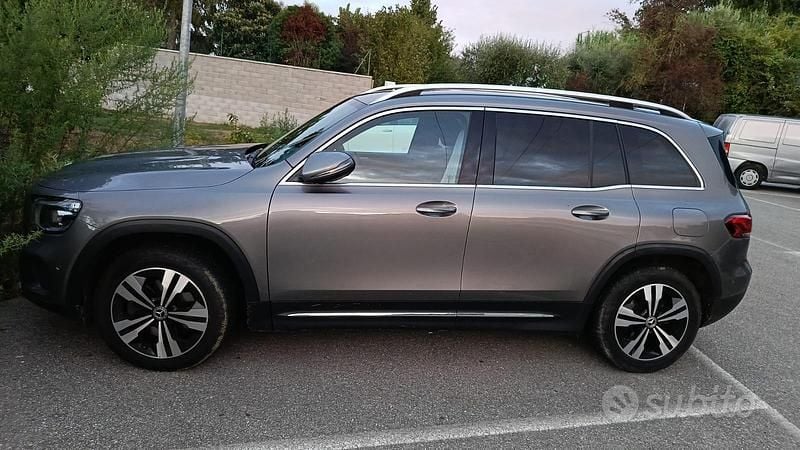 Usata Mercedes GLB200 2021 Grigio SUV