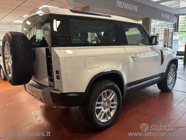 Käytetty Land Rover Defender S 200 HP (147 kW) 2024 Valkoinen Katumaasturi