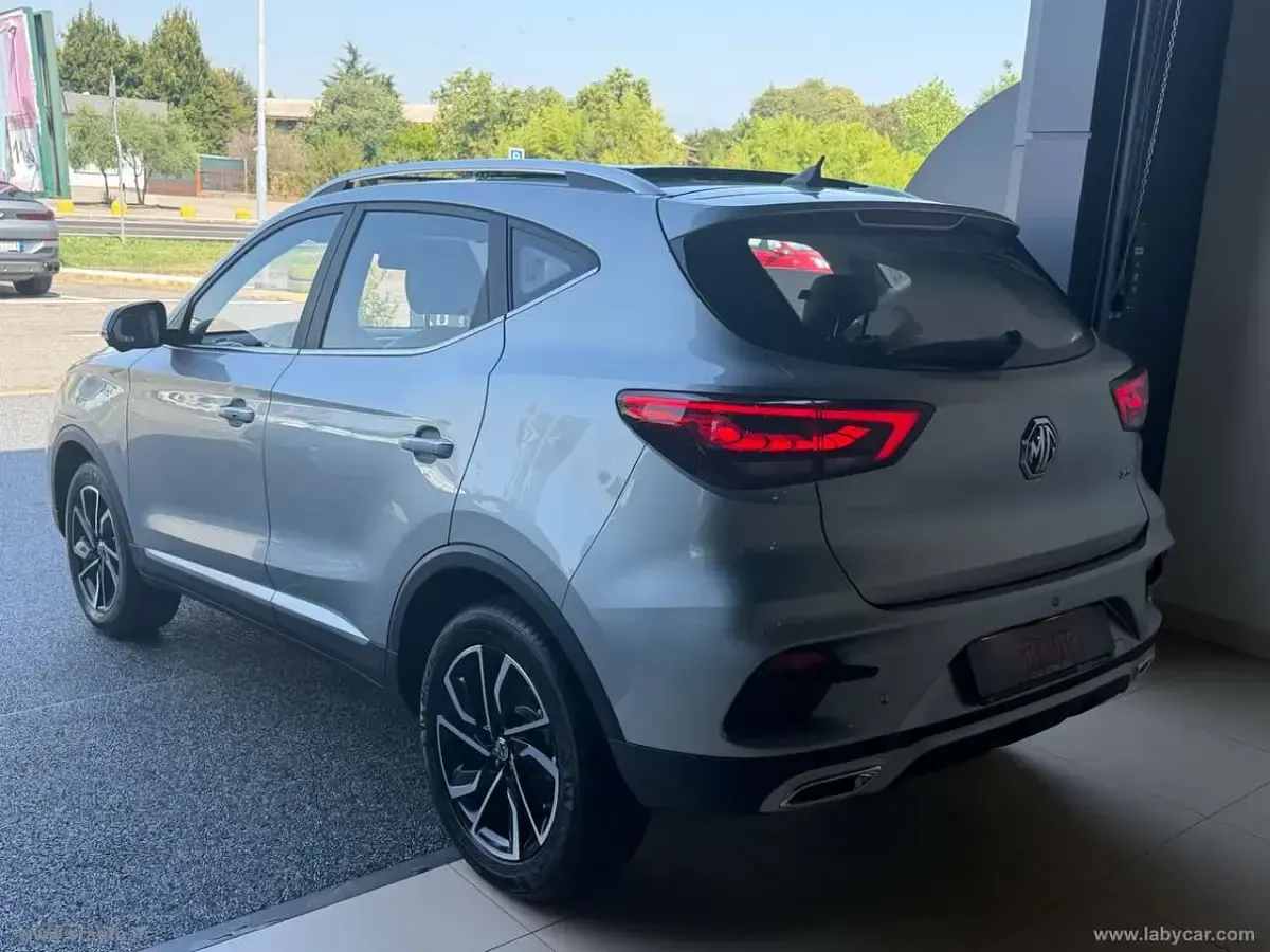 Usata MG ZS Comfort 106 CV (77 kW) 2024 Argento SUV