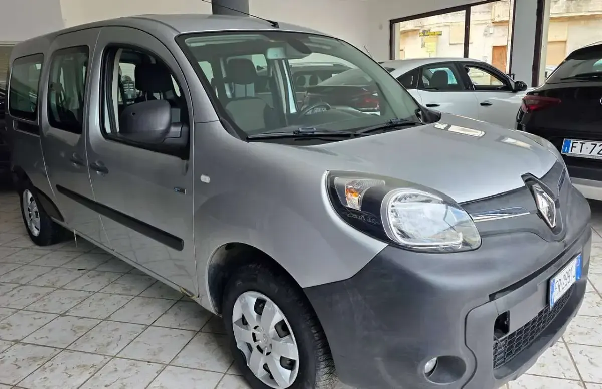 Usata Renault Kangoo 44 kW (60 CV) 2018 Argento Monovolume