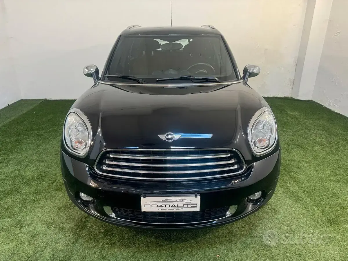 Second-hand Mini Cooper D Countryman 111 CP (81 kW) 2012 Negru SUV