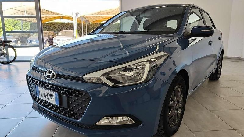 Usata Hyundai i20 Classic 75 CV (55 kW) 2018 Blu/azzurro Utilitaria
