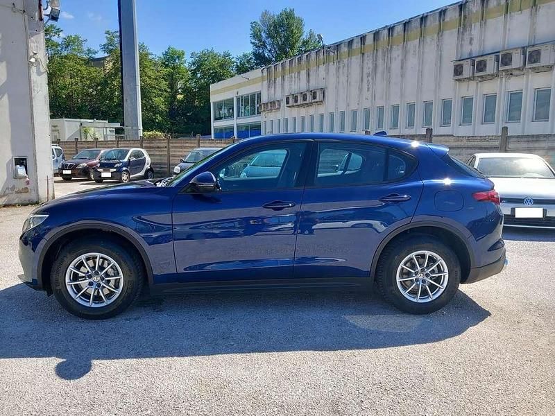 Usata Alfa Romeo Stelvio Business 190 CV (139 kW) 2019 Blu/azzurro SUV