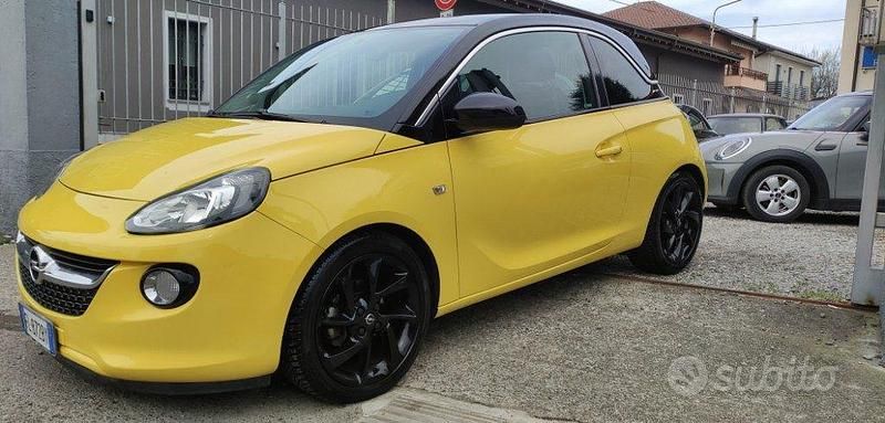 Usata Opel Adam Glam 70 CV (51 kW) 2017 Giallo pastello Utilitaria