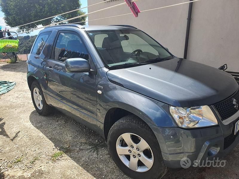 Usata Suzuki Vitara 129 CV (94 kW) 2008 Grigio