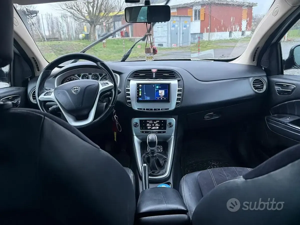 Usata Lancia Delta 120 CV (88 kW) 2013 Bianco Utilitaria