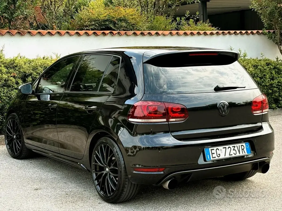 Usata VW Golf VI GTI 210 CV (154 kW) 2011 Nero Utilitaria
