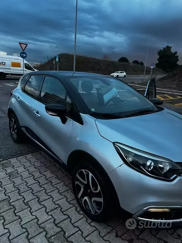 Usata Renault Captur 90 CV (66 kW) 2016 SUV