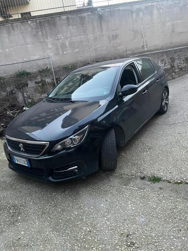 Usata Peugeot 308 131 CV (96 kW) 2018 Utilitaria