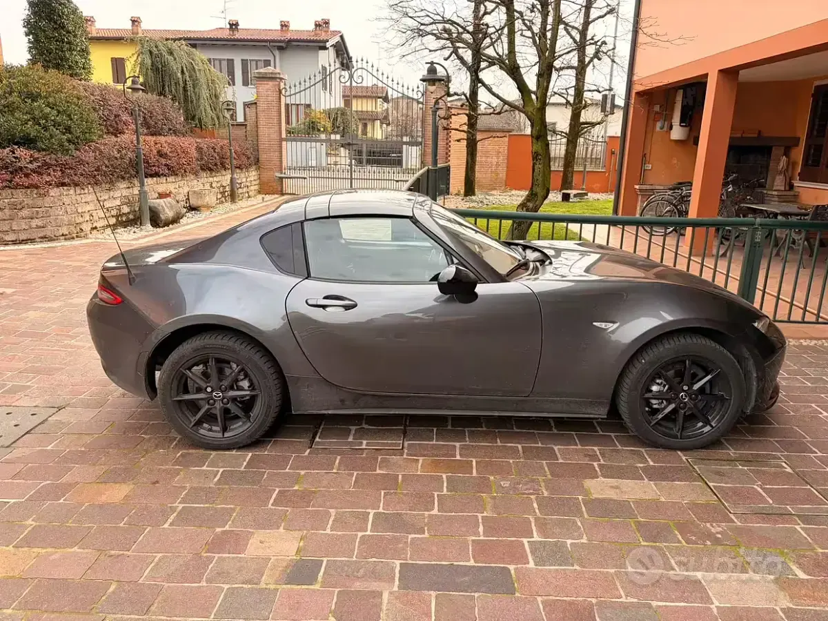 Usata Mazda MX5 132 CV (97 kW) 2024 Bluazzurro Cabrio