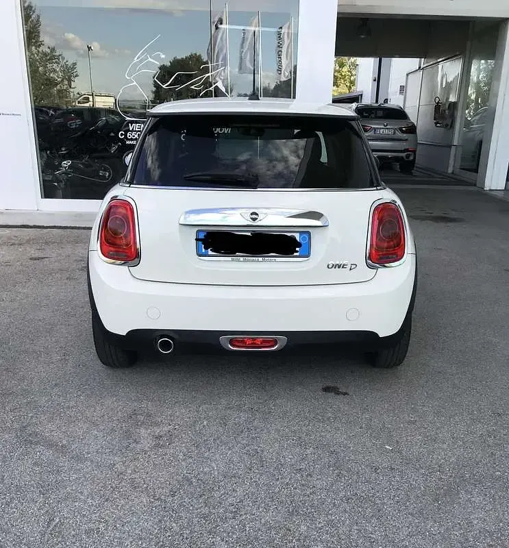 Begagnad Mini One D 95 HK (69 kW) 2015 Halvkombi