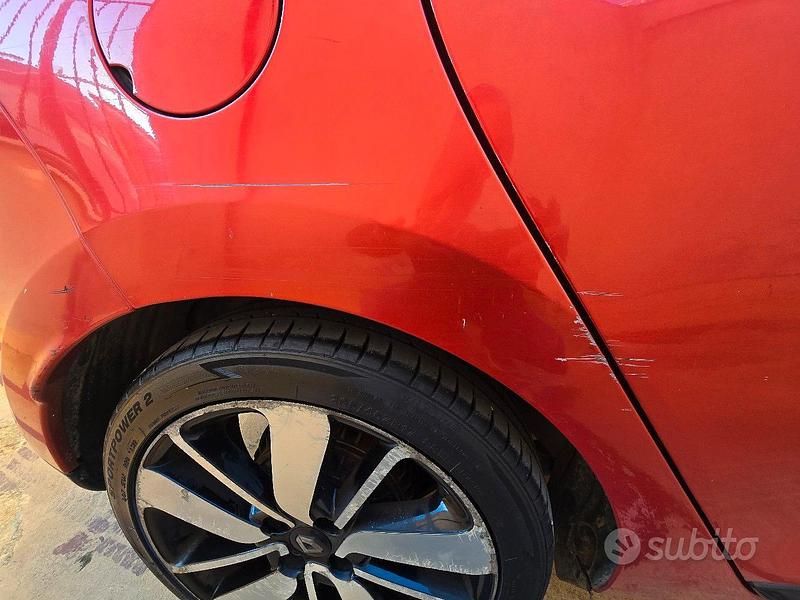 Usata Renault Clio GrandTour 90 CV (66 kW) 2016 Rosso Station wagon