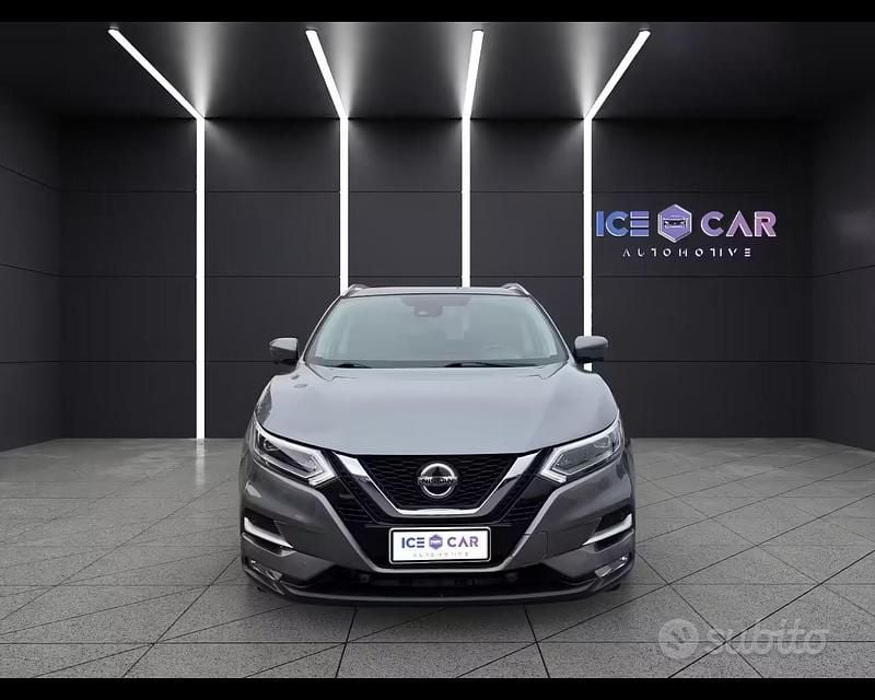 Usado Nissan Qashqai N-Connecta 116 HP (85 kW) 2020 Cinzento SUV