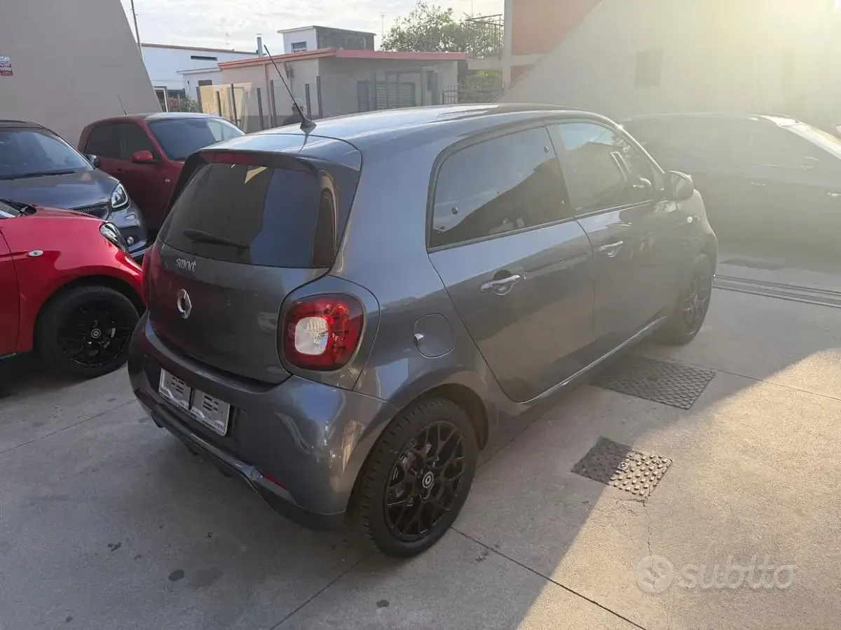 Usata Smart ForFour Superpassion 71 CV (52 kW) 2019 Grigio Utilitaria