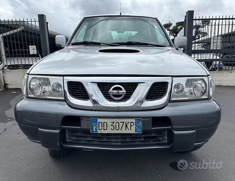 Usata Nissan Terrano 125 CV (91 kW) 2006 Grigio SUV