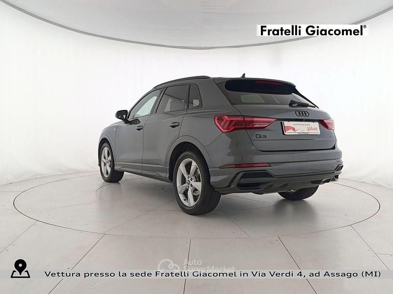 Usata Audi Q3 Sportback S-Line 150 CV (110 kW) 2022 Grigio daytona perlato SUV