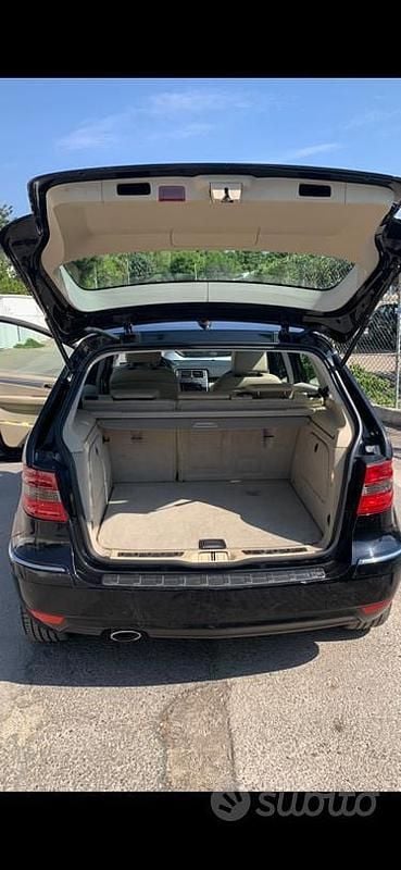Usata Mercedes B200 2008 Nero Monovolume