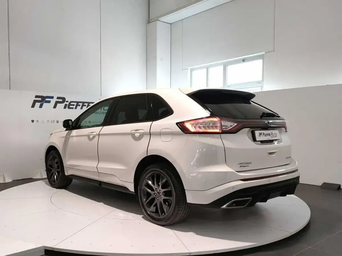 Usata Ford Edge Sport 209 CV (153 kW) 2016 Bianco SUV