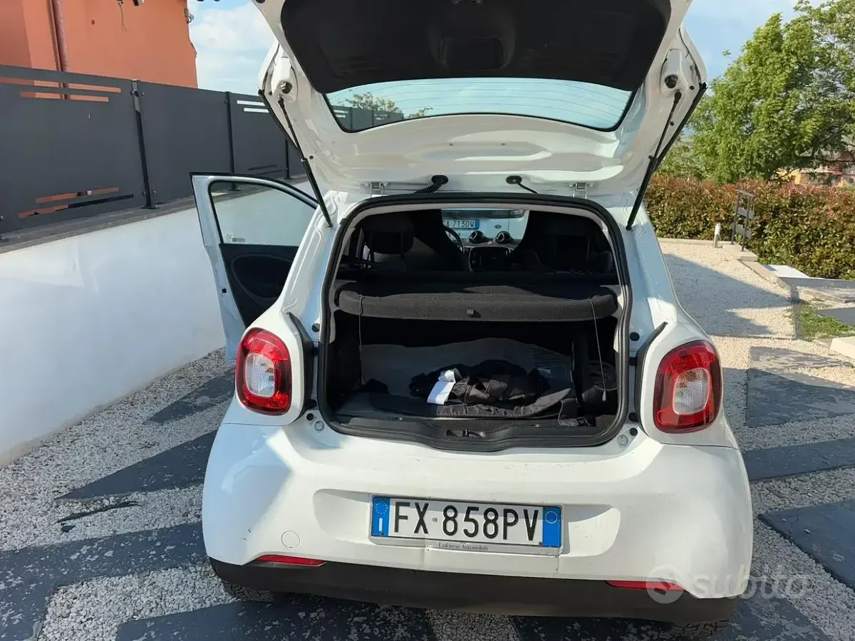 Usata Smart ForFour 41 kW (56 CV) 2019 Bianco Utilitaria