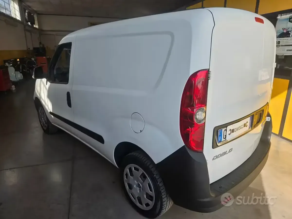 Usata Fiat Doblò 120 CV (88 kW) 2021 Bianco Monovolume