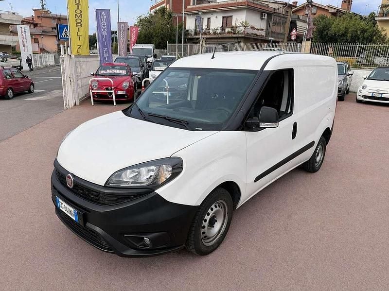 Usata Fiat Doblò 95 CV (69 kW) 2021 Bianco Monovolume