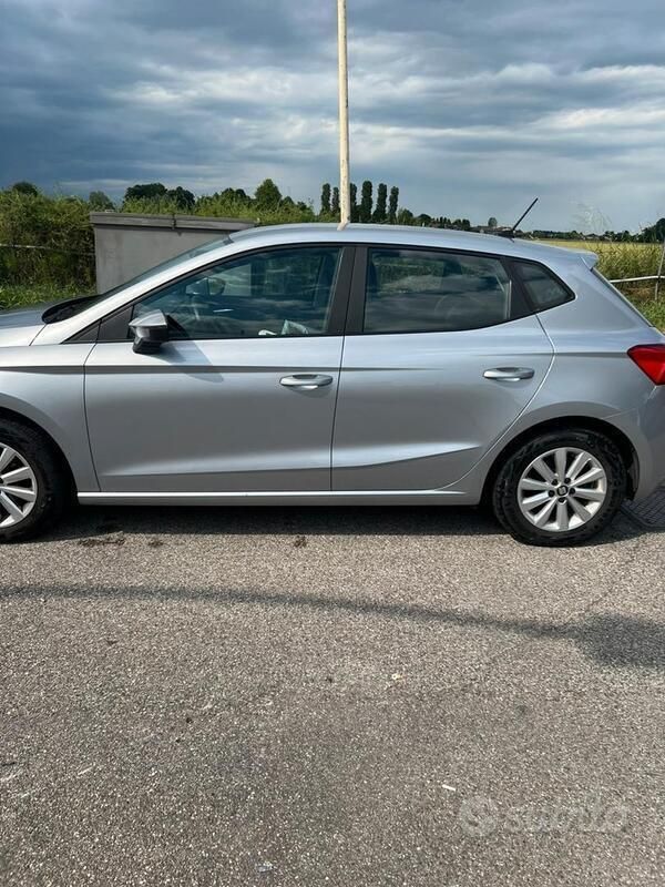 Usata Seat Ibiza Style 90 CV (66 kW) 2021 Grigio Berlina