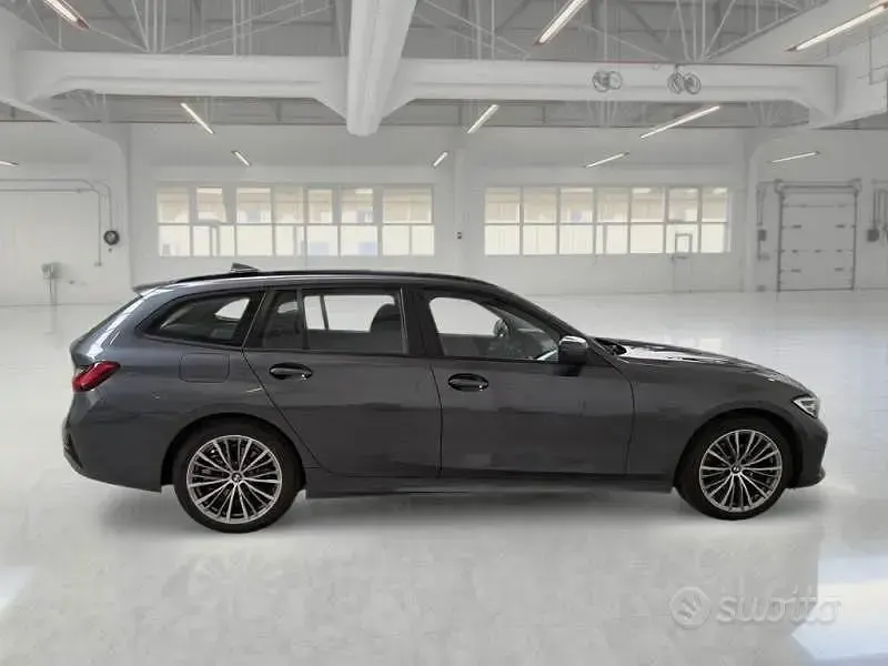 Usata BMW 318 Efficient Dynamics 150 CV (110 kW) 2021 Grigio scuro Station wagon