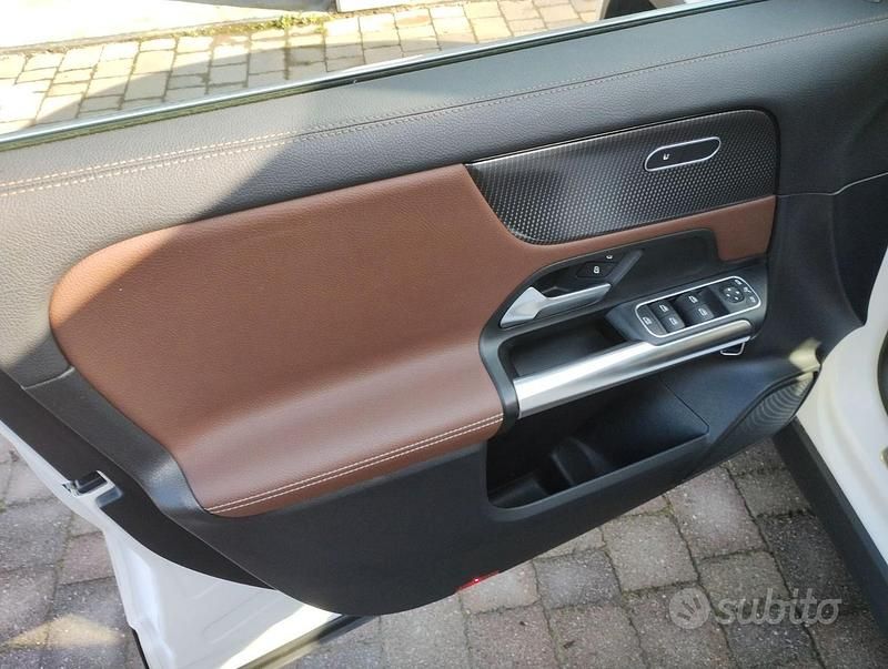 Usata Mercedes GLA200 163 CV (119 kW) 2020 Bianco SUV