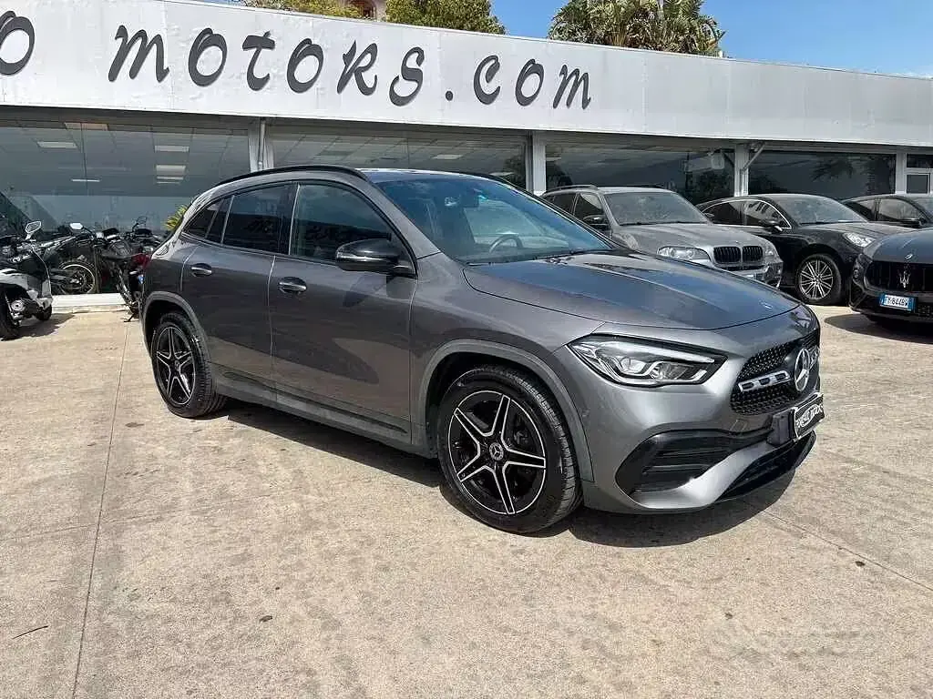 Usata Mercedes GLA200 AMG line 150 CV (110 kW) 2023 Grigio SUV