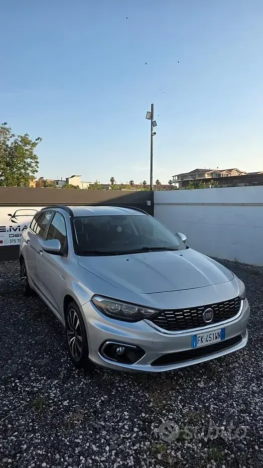 Usata Fiat Tipo Lounge 120 CV (88 kW) 2017 Grigio Station wagon