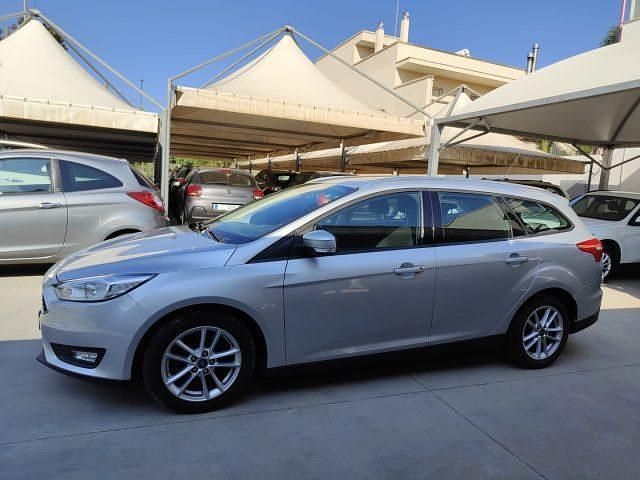 Usata Ford Focus Business Edition 120 CV (88 kW) 2018 Argento Station wagon