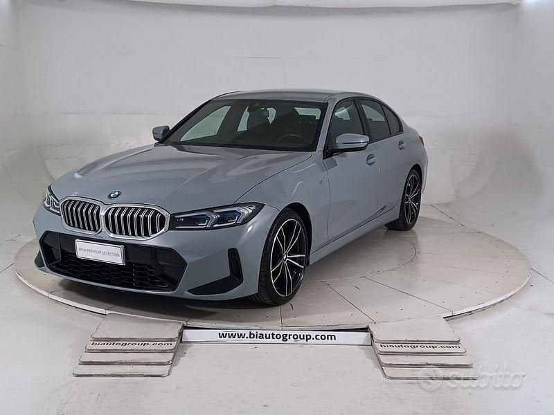 Grigio Usata 2023 BMW 320e M Sport Tre volumi | 36.400 € (Super prezzo) - Immagine 1/3