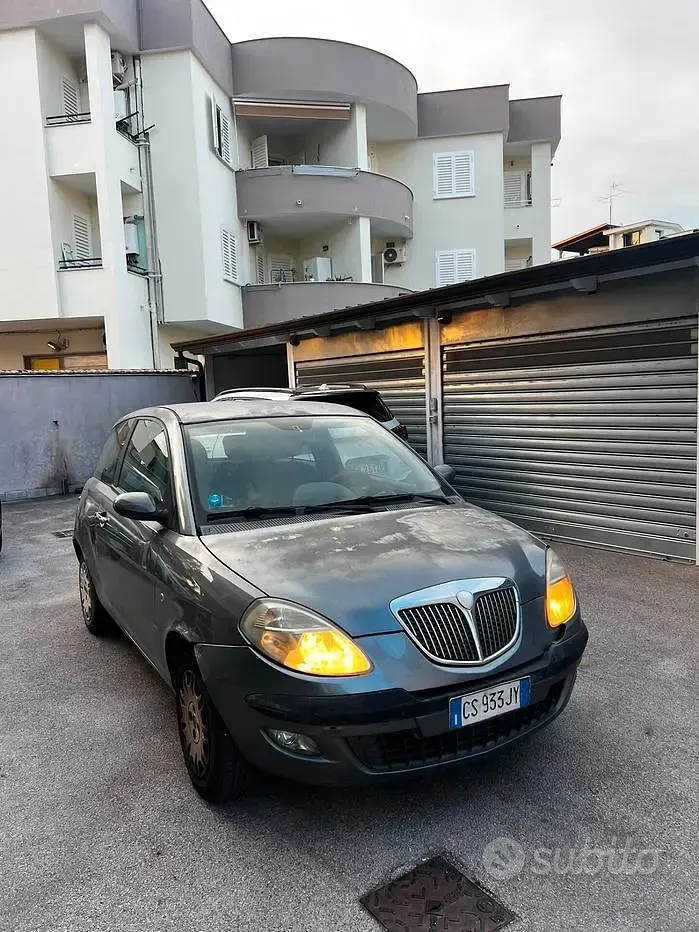 Usata Lancia Ypsilon 69 CV (50 kW) 2005 Grigio Utilitaria