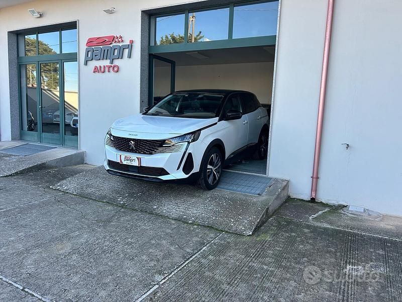Usata Peugeot 3008 Allure 131 CV (96 kW) 2022 Bianco SUV