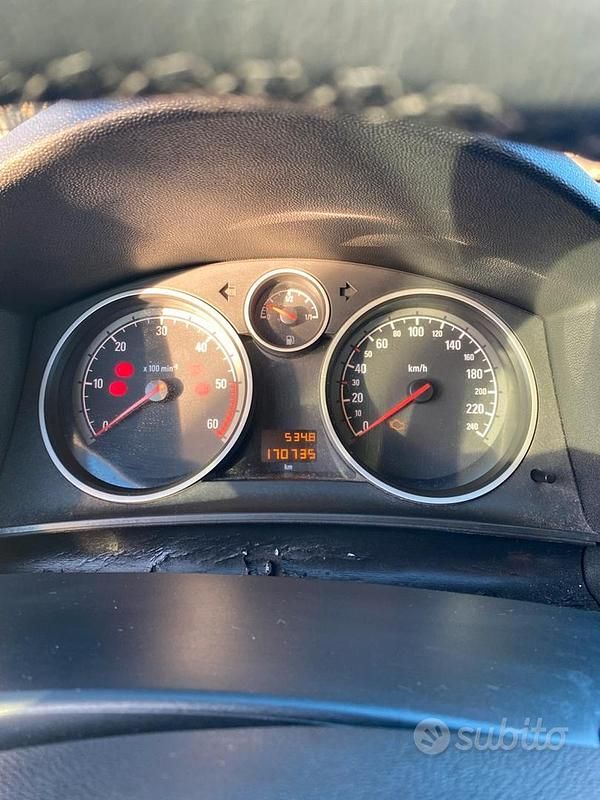 Usata Opel Astra Cosmo 101 CV (74 kW) 2007 Grigio Station wagon