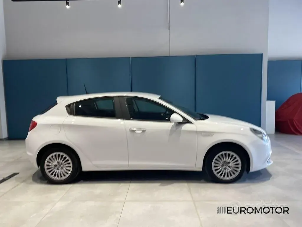 Usata Alfa Romeo Giulietta 120 CV (88 kW) 2018 Bianco Utilitaria