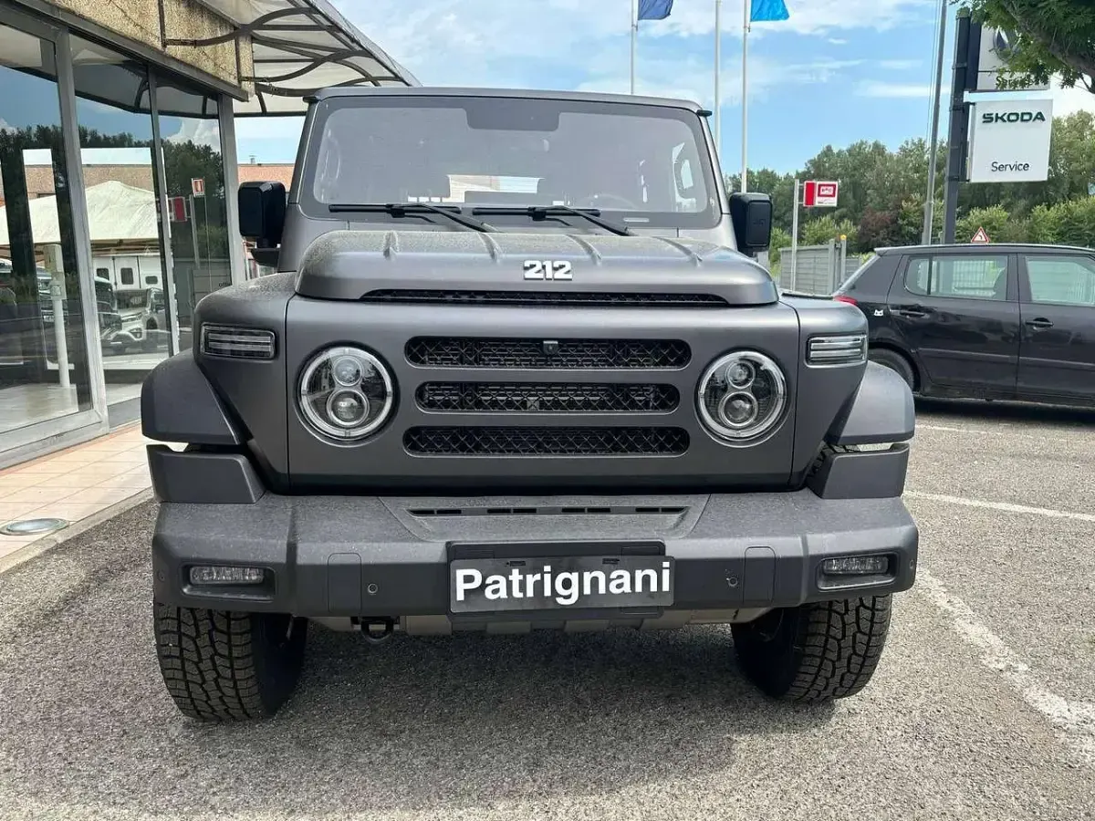 Nuova EMC 212 166 CV (122 kW) 2026 Grigio opaco SUV