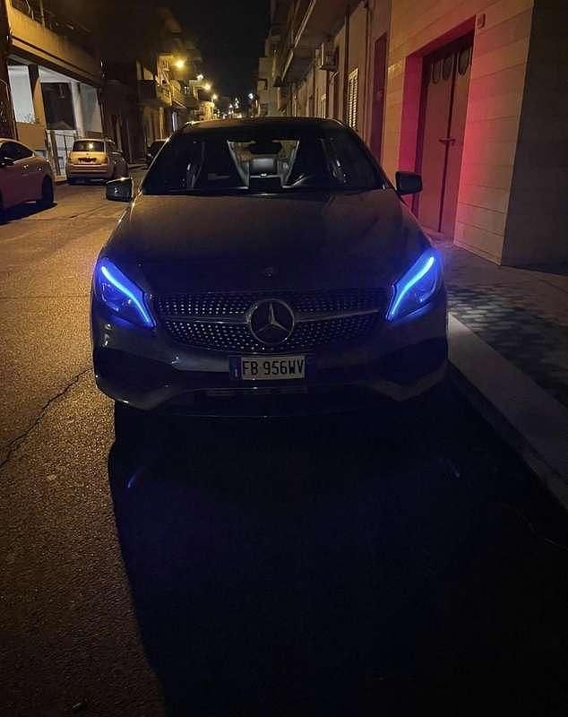 Usata Mercedes A180 Premium 122 CV (89 kW) 2015 Grigio Berlina