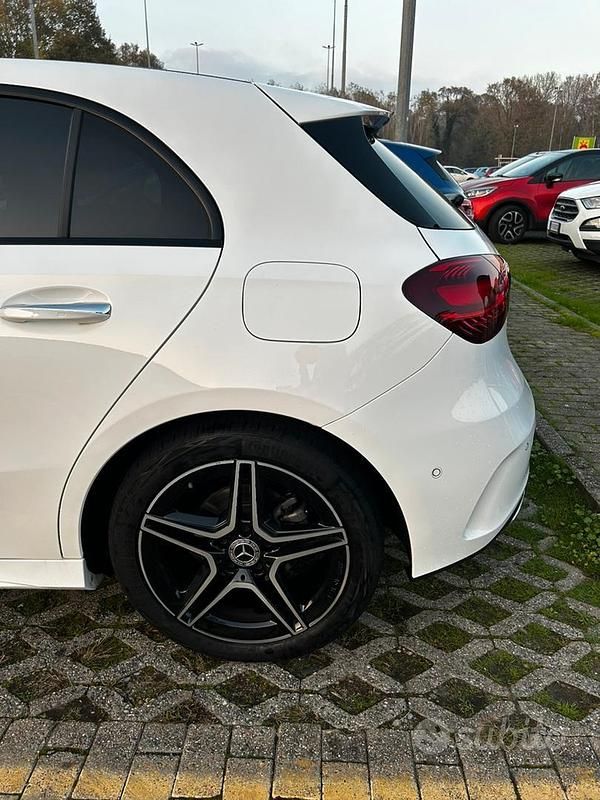 Usata Mercedes A180 AMG line 136 CV (100 kW) 2023 Bianco Berlina