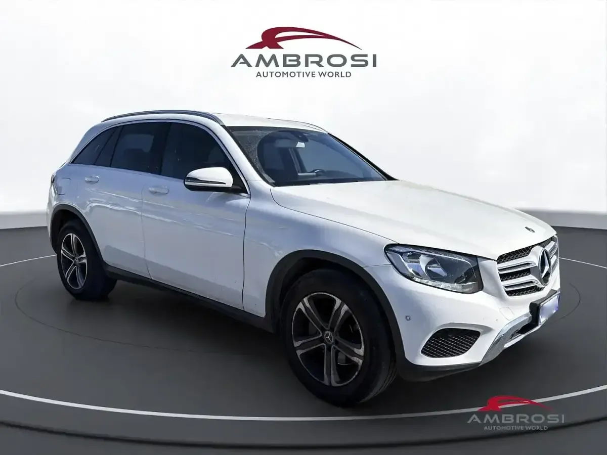 Gebraucht Mercedes GLC250 Business 204 PS (150 kW) 2019 Weiß SUV