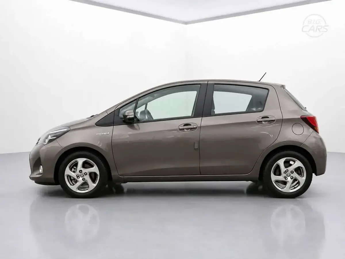 Usata Toyota Yaris Hybrid Active 75 CV (55 kW) 2016 Other Berlina