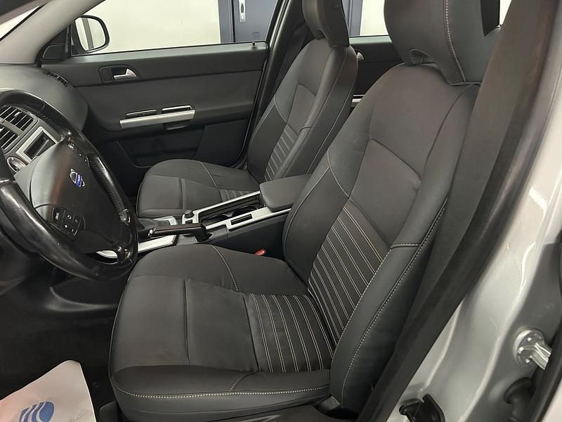 Usata Volvo V50 R-Design 115 CV (84 kW) 2012 Argento Station wagon