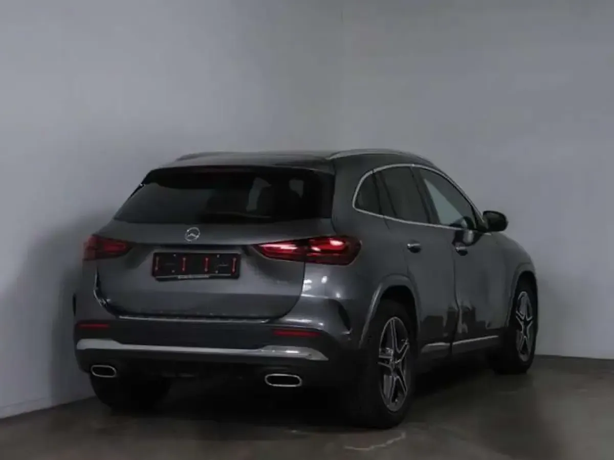 Usata Mercedes GLA200 Premium 163 CV (119 kW) 2025 Grigio SUV