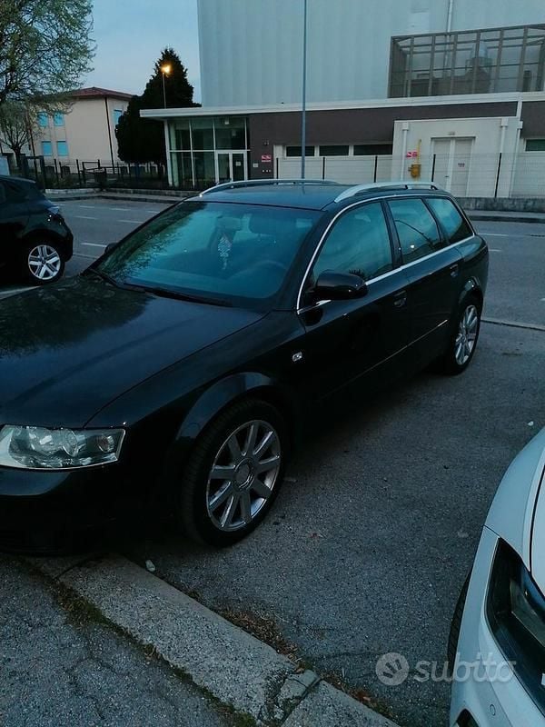 Usata Audi A4 130 CV (95 kW) 2004 Nero Station wagon