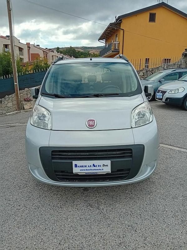 Argento Usata 2012 Fiat Qubo Active Monovolume | 5400 € (Cara) - Immagine 1/4