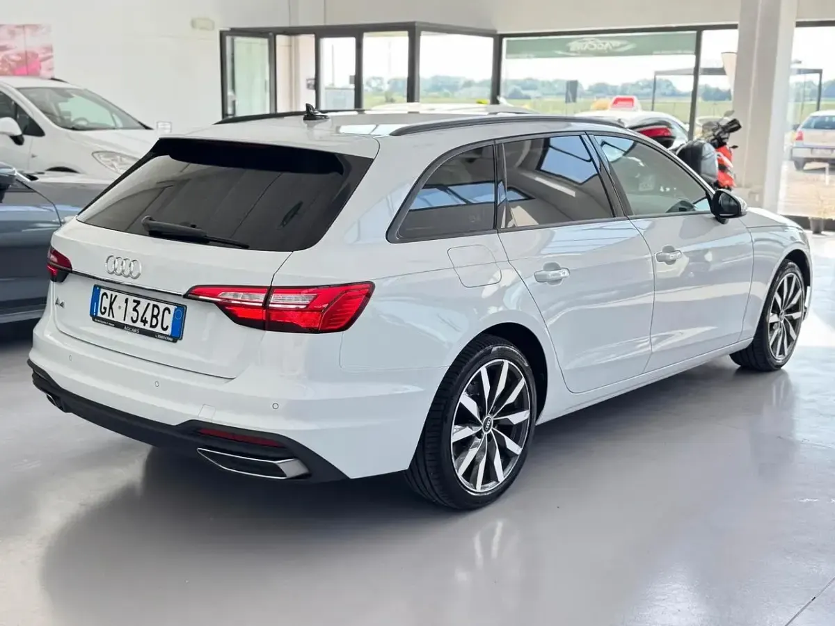 Usata Audi A4 Business 163 CV (119 kW) 2022 Bianco Station wagon